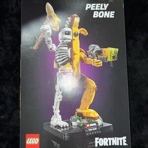 Lego Yellow and White Building Set Peely Bone